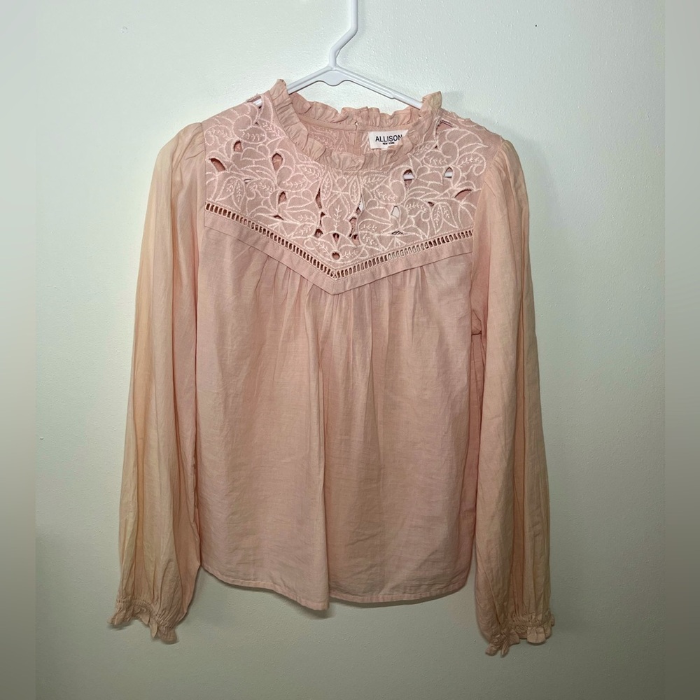 NWT Allison New York Blouse. Size Small